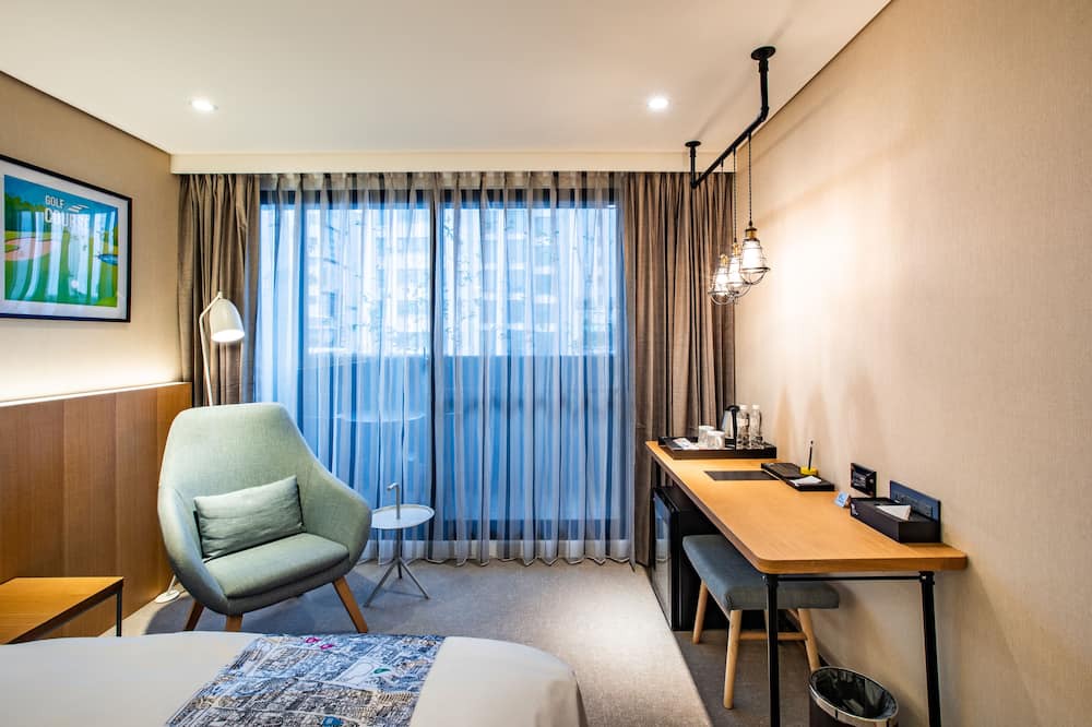 Photo of Bedroom in West District