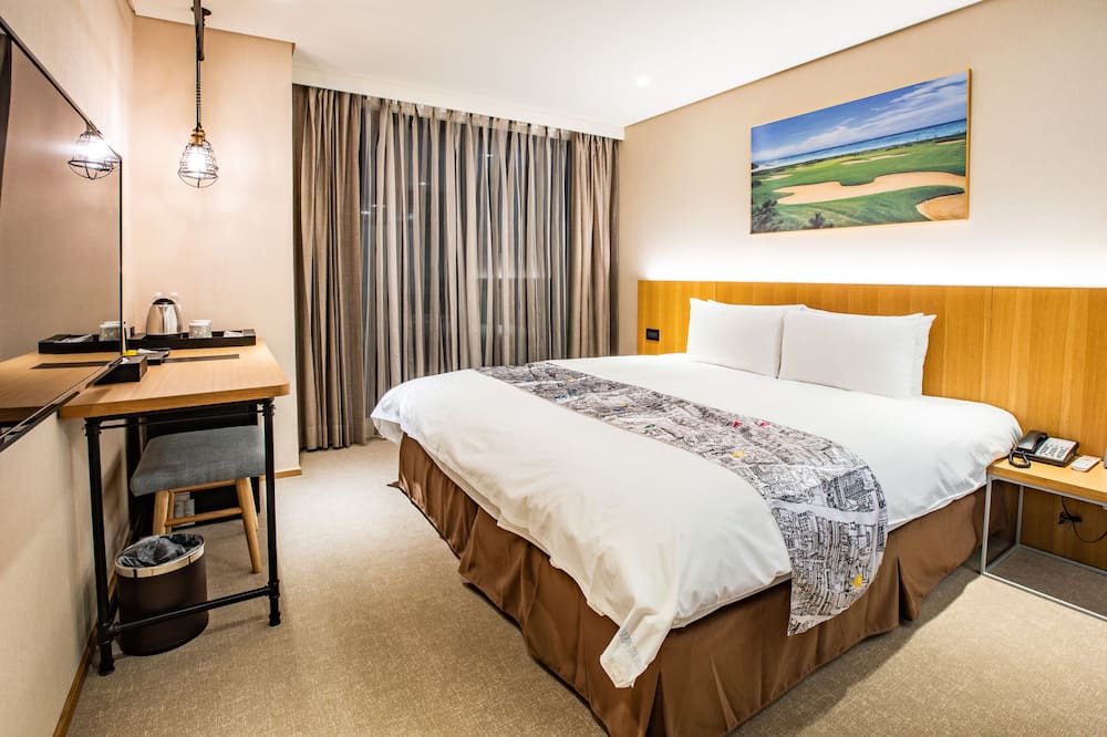 Photo of Bedroom in West District