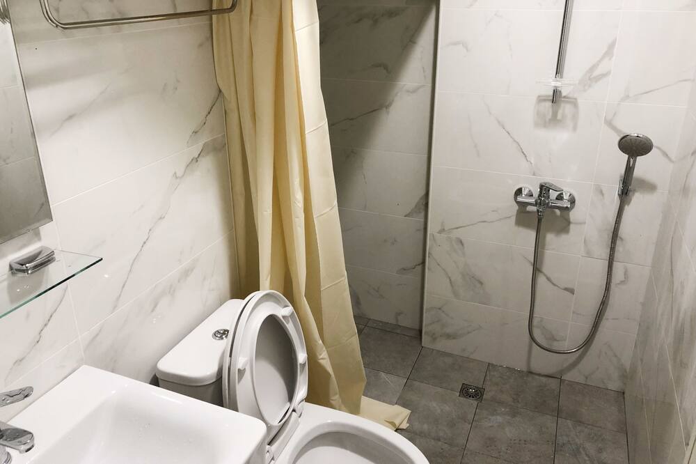Photo of Bathroom in Ruifang