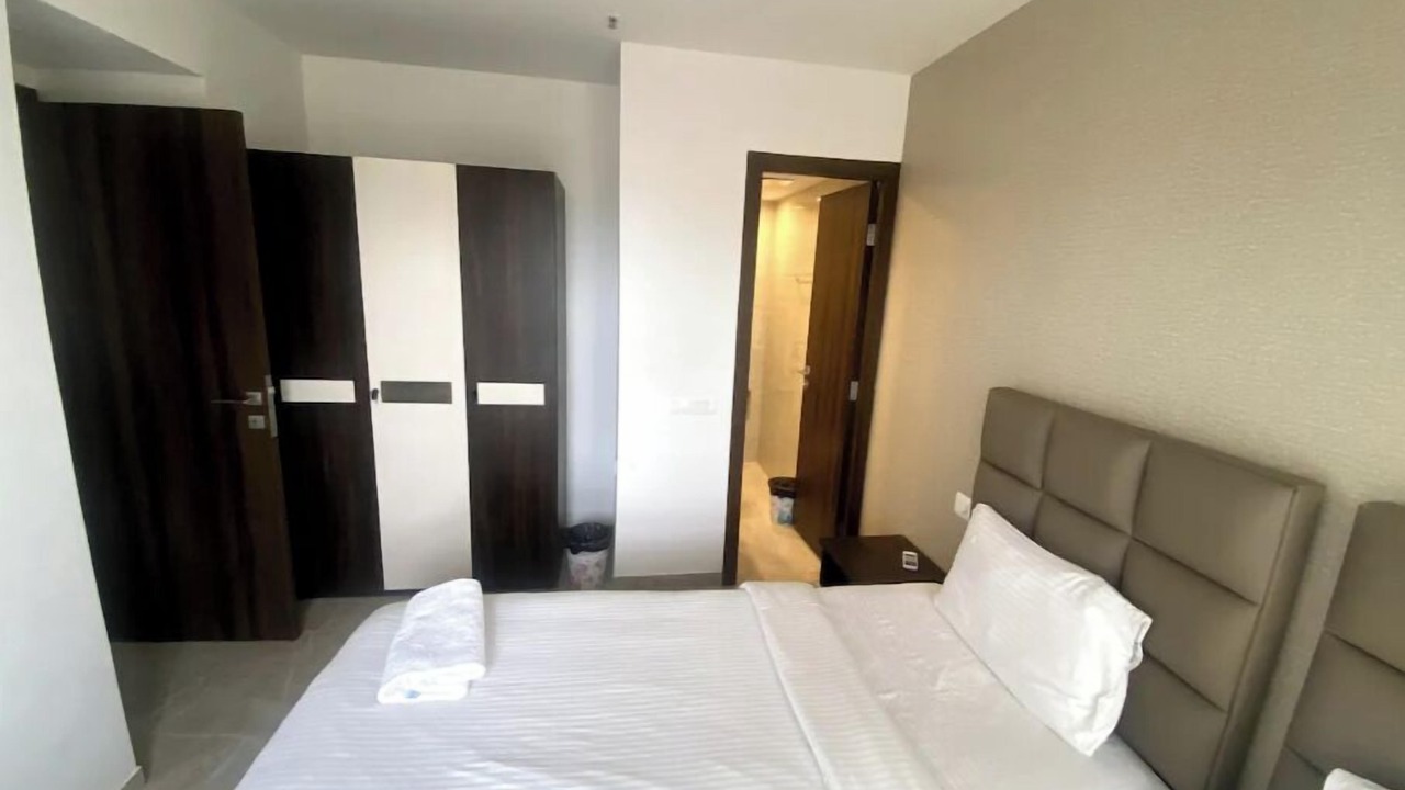 Photo of Bedroom in Hiranandani Gardens