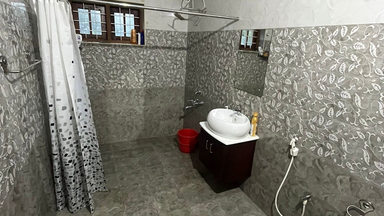 Photo of Bathroom in Kuravilangad