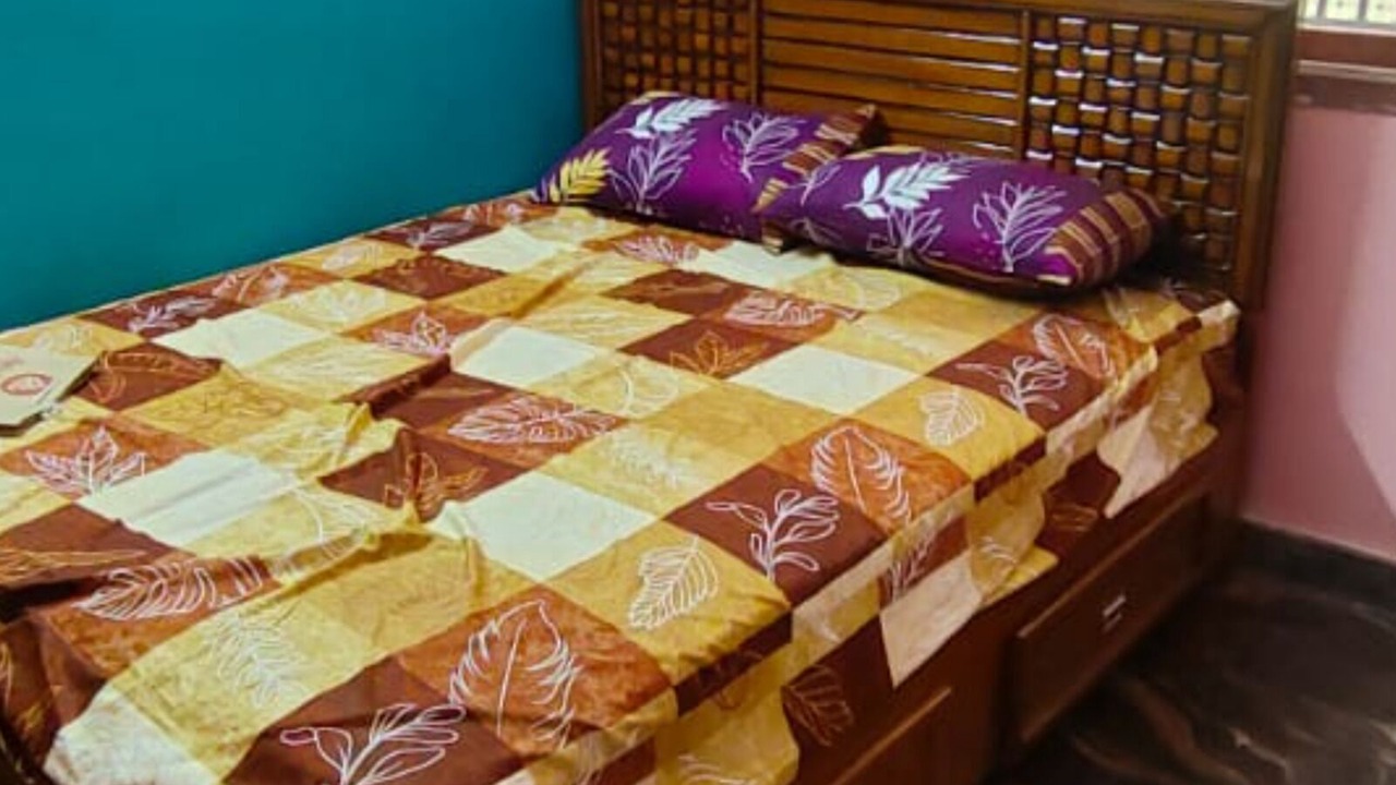 Photo of Bedroom in Courtallam