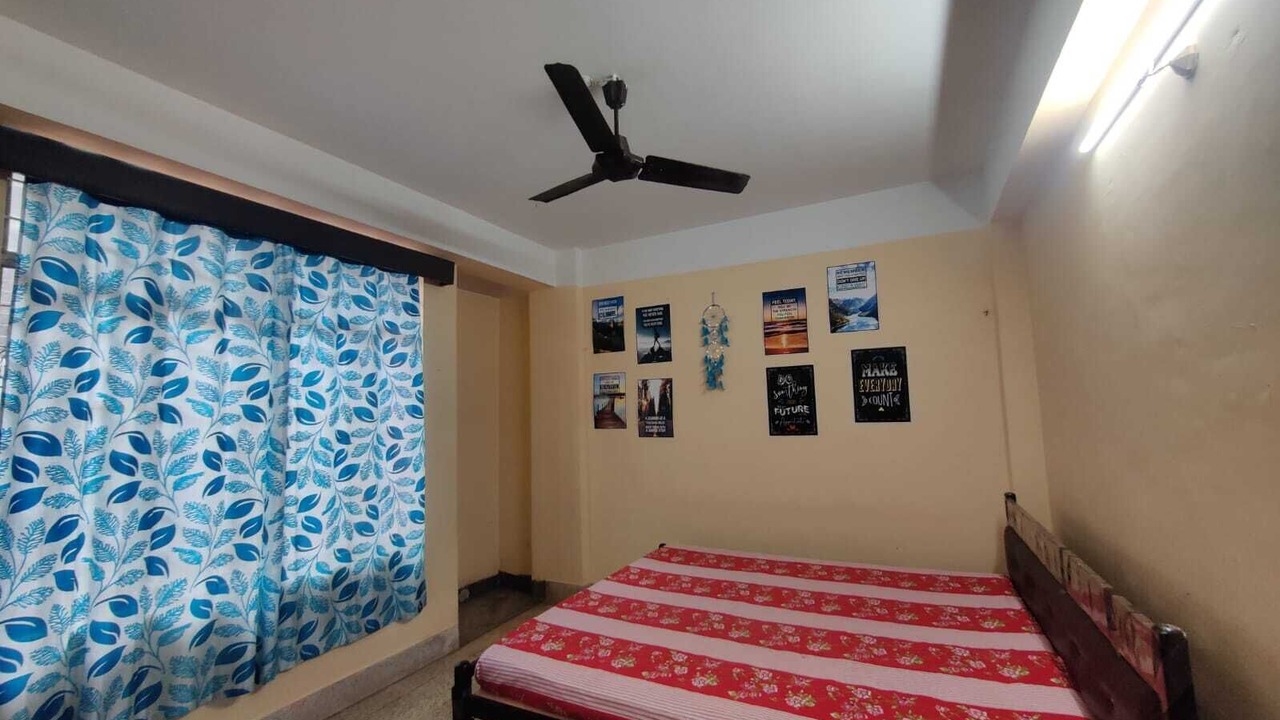 Photo of Bedroom in Sualkuchi