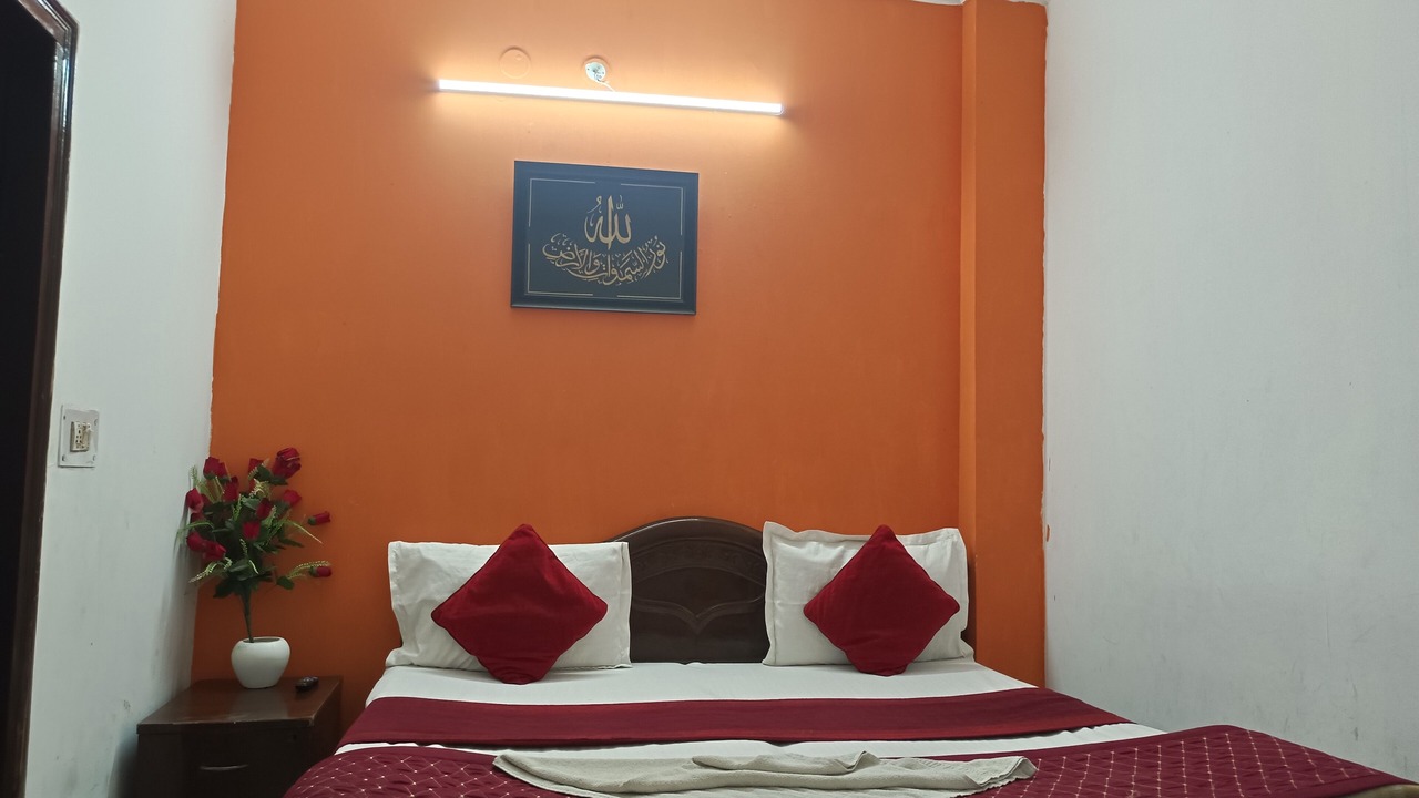 Photo of Bedroom in Nizamuddin