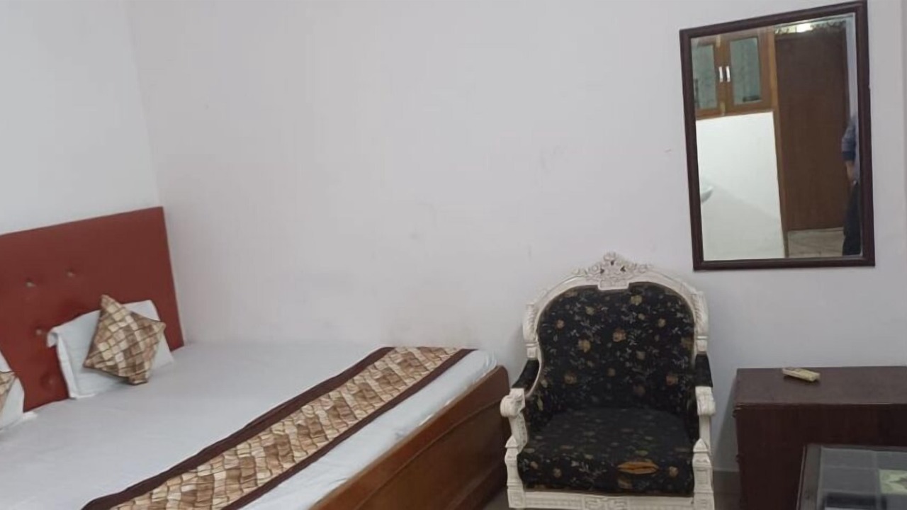 Photo of Bedroom in Nizamuddin