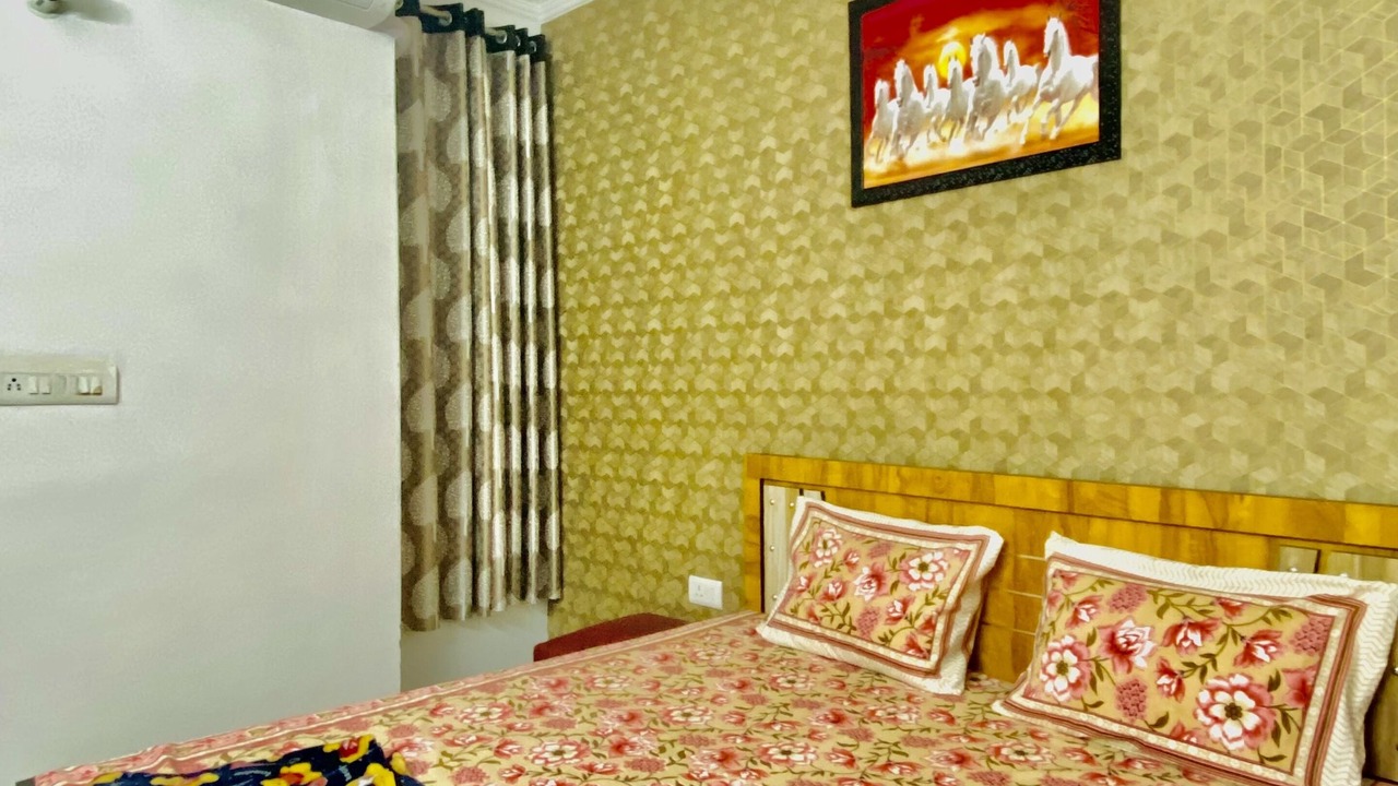 Photo of Bedroom in Tonk Road