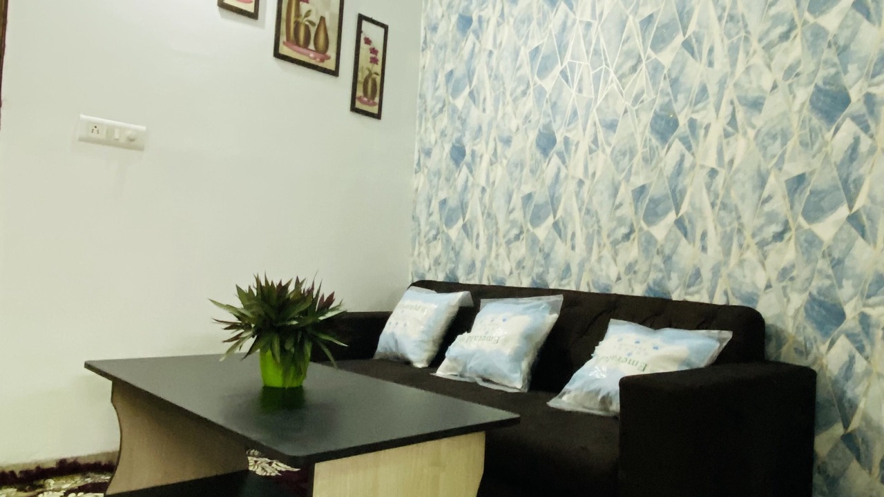 Photo of Livingroom in Tonk Road