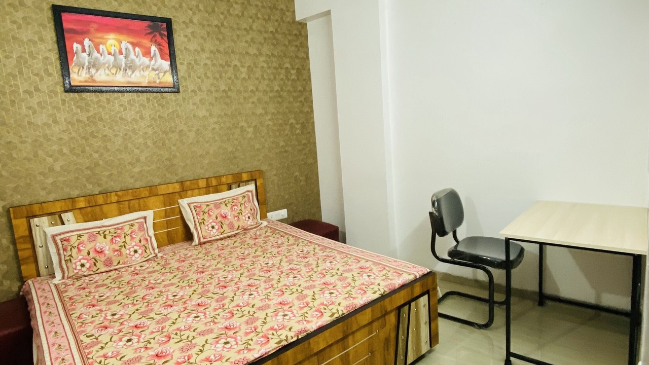 Photo of Bedroom in Tonk Road