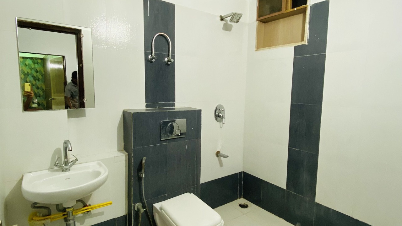 Photo of Bathroom in Tonk Road