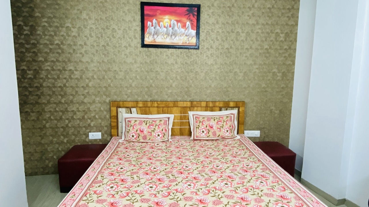 Photo of Bedroom in Tonk Road