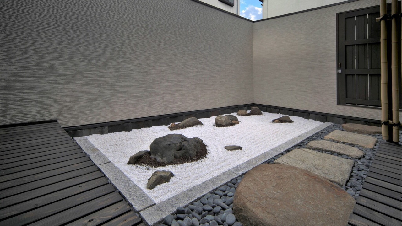 Photo of Others in Minami
