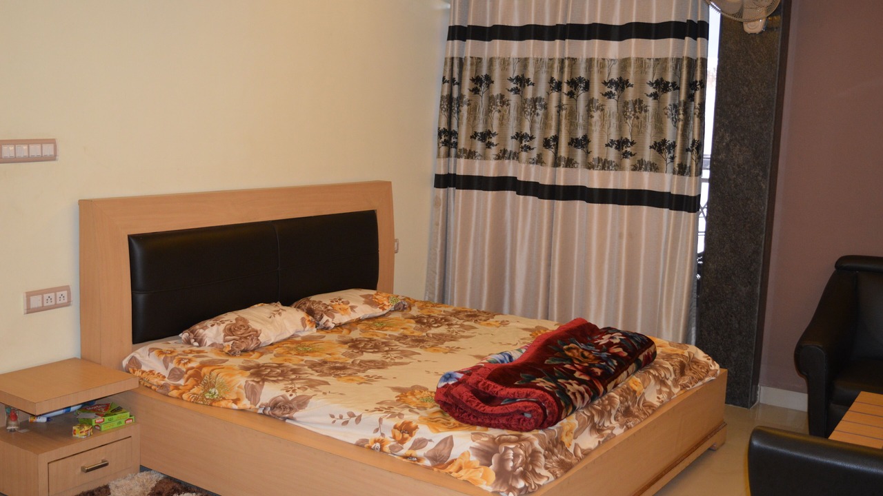 Photo of Bedroom in Alambagh