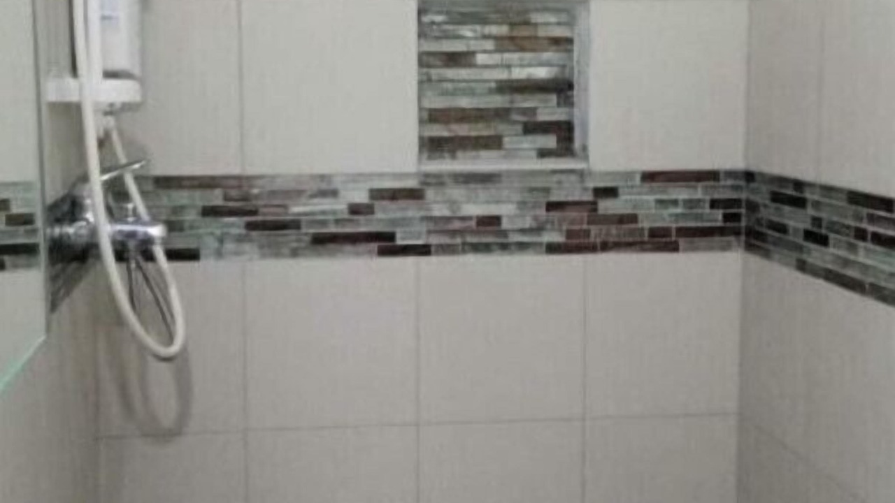 Photo of Bathroom in Highway Hills