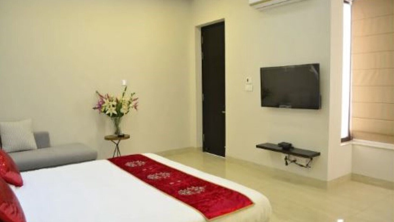 Photo of Bedroom in DLF City