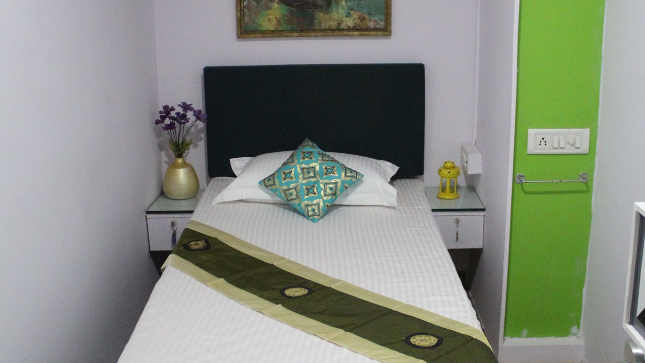 Photo of Bedroom in Vile Parle West