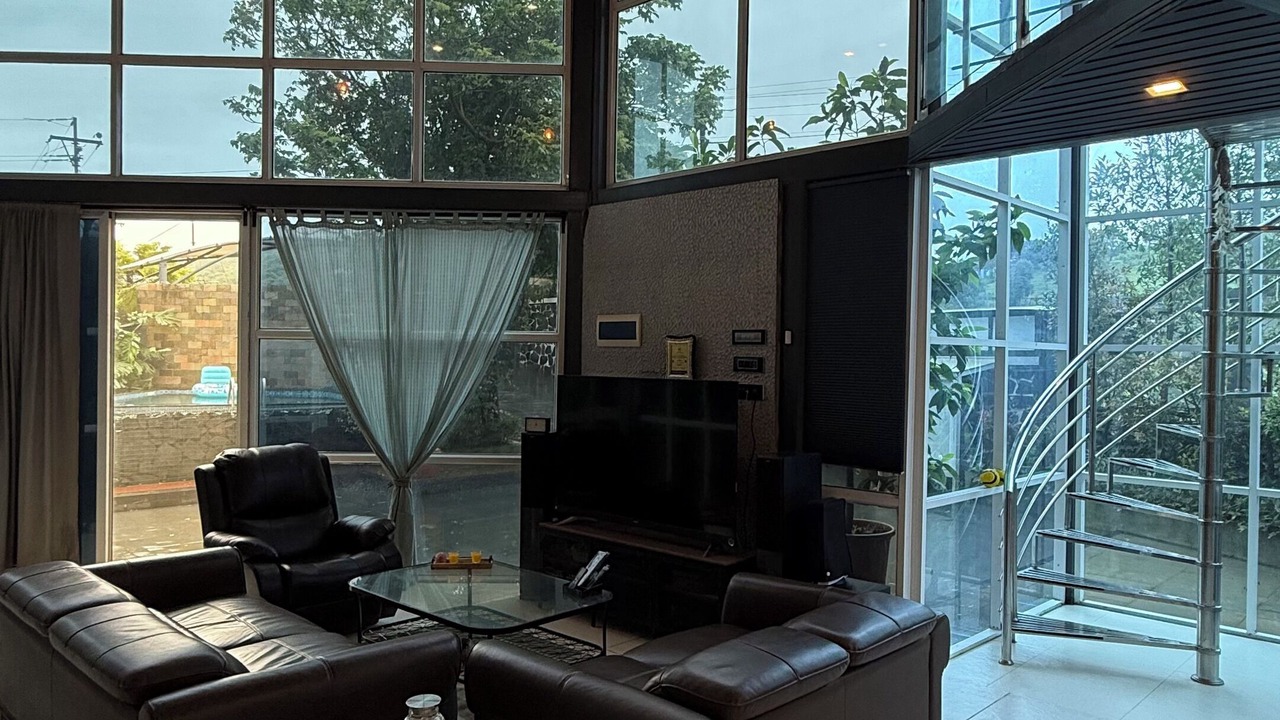 Photo of Livingroom in Javan
