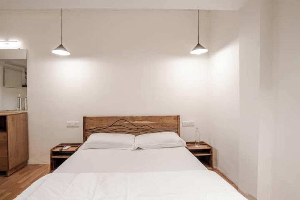 Photo of Bedroom in Pali Hill