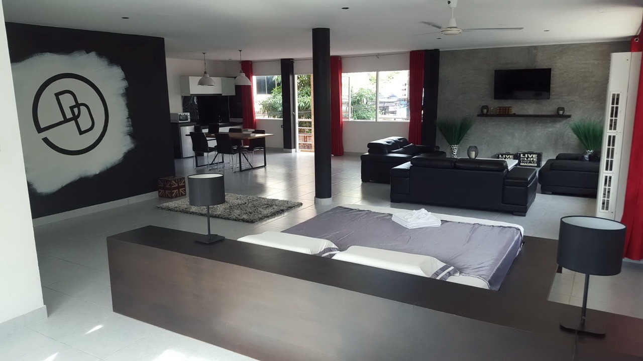 Photo of Livingroom in Nanai Road