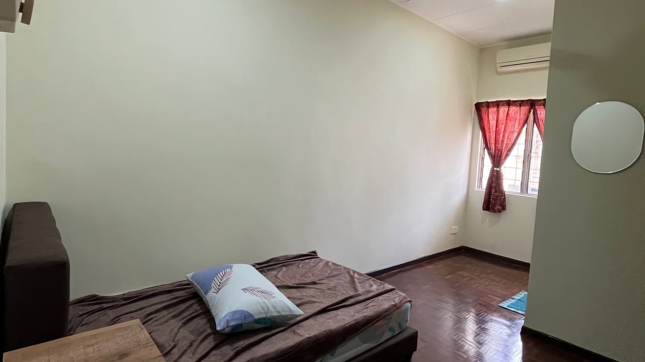 Photo of Bedroom in Taman Nirwana