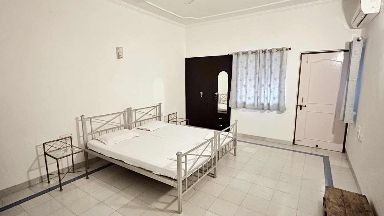 Photo of Bedroom in DLF City