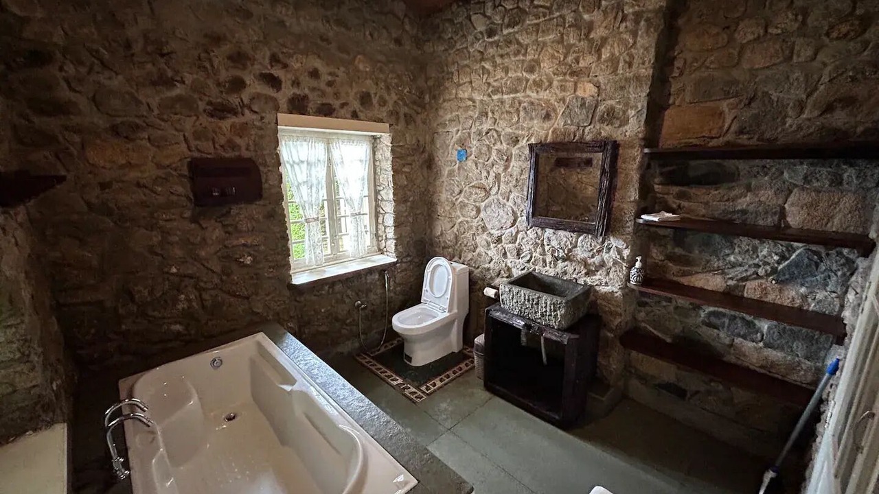 Photo of Bathroom in Elappara