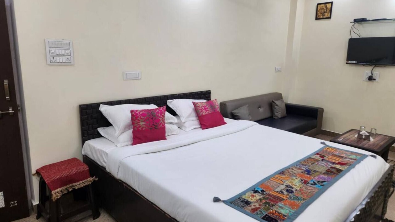 Photo of Bedroom in Mount Abu