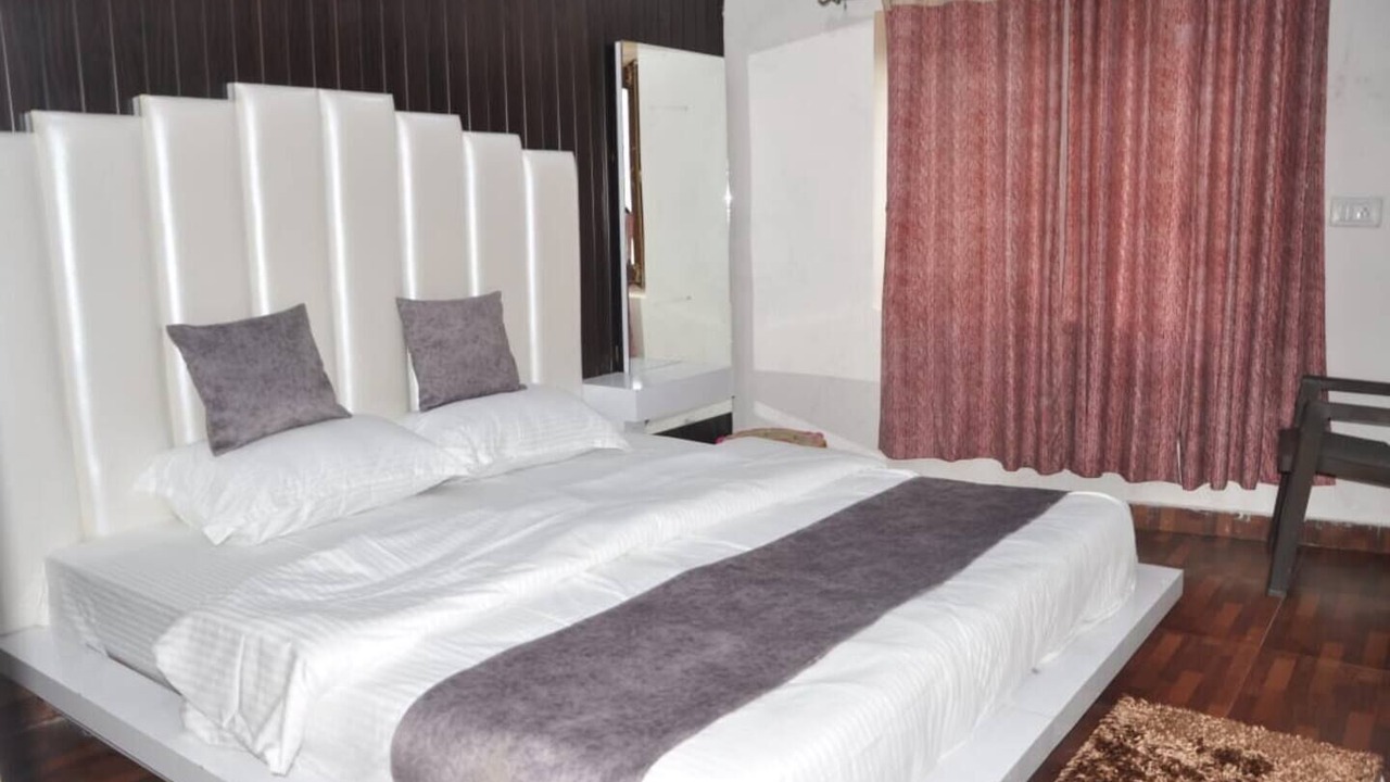 Photo of Bedroom in Mount Abu
