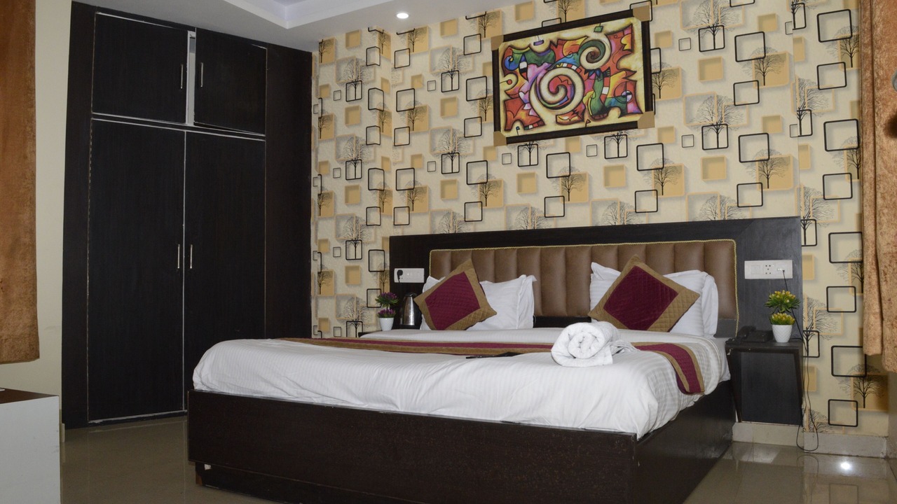 Photo of Bedroom in Mahipalpur