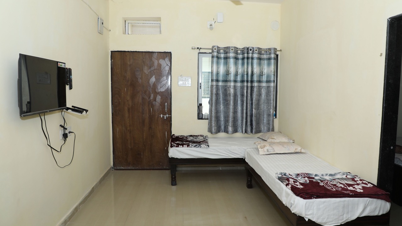 Photo of Bedroom in Rajpipla