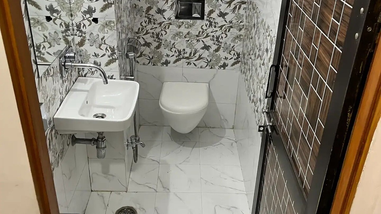 Photo of Bathroom in Pink City