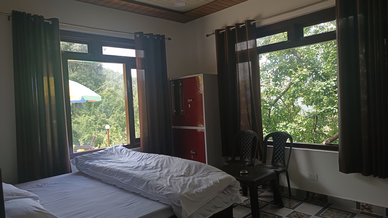 Photo of Bedroom in Mukteshwar
