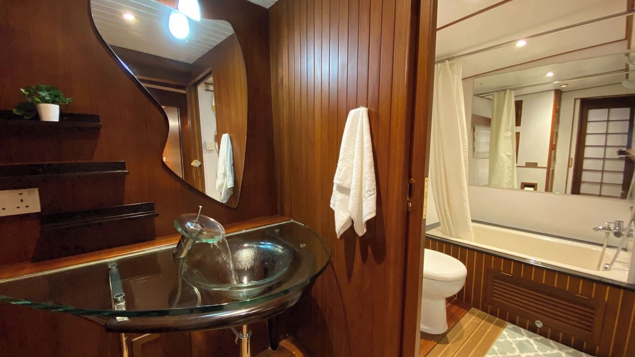 Photo of Bathroom in Tin Wan