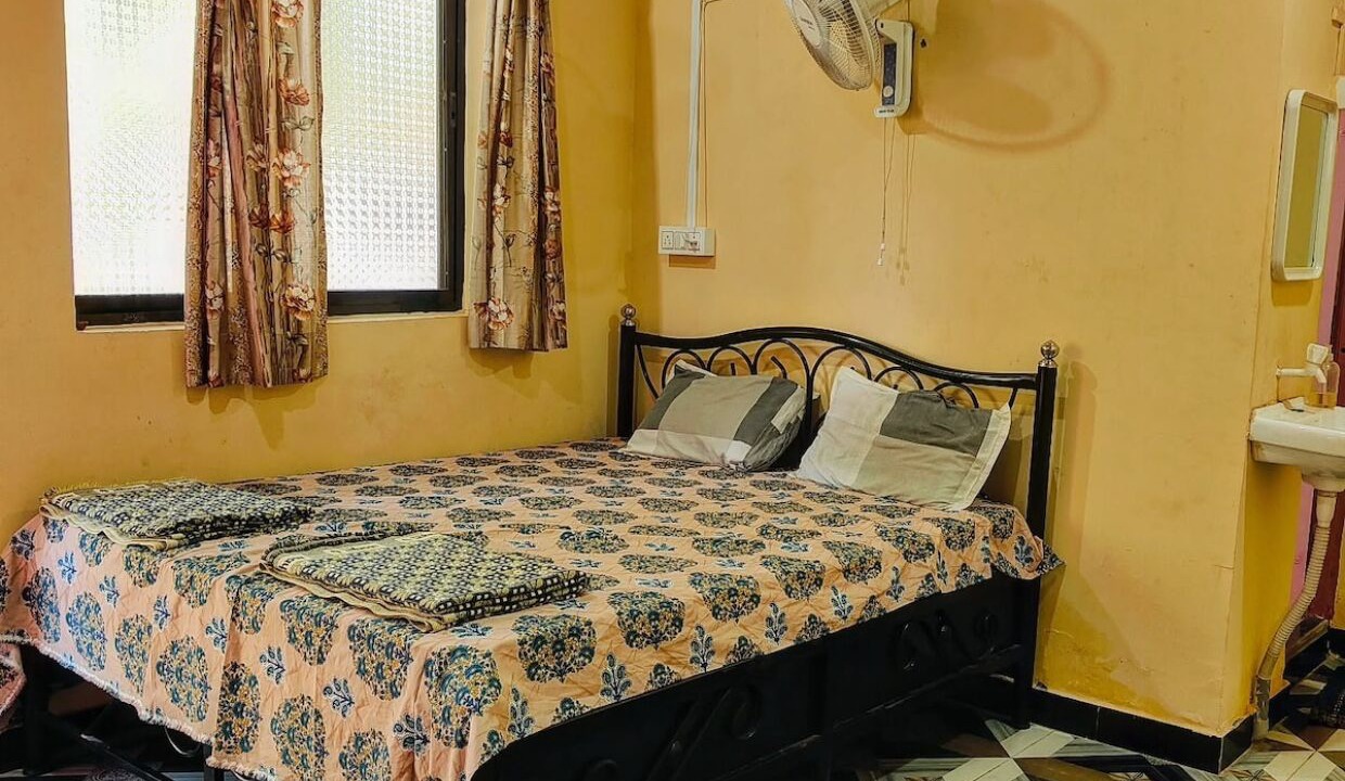 Photo of Bedroom in Ganpatipule