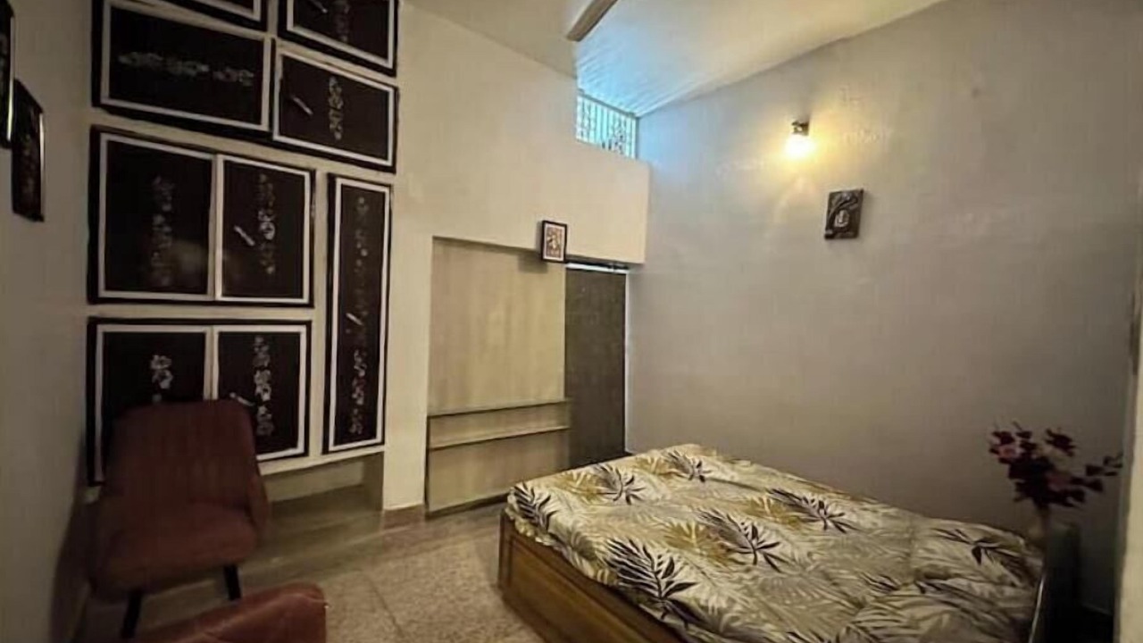 Photo of Bedroom in Jhusi
