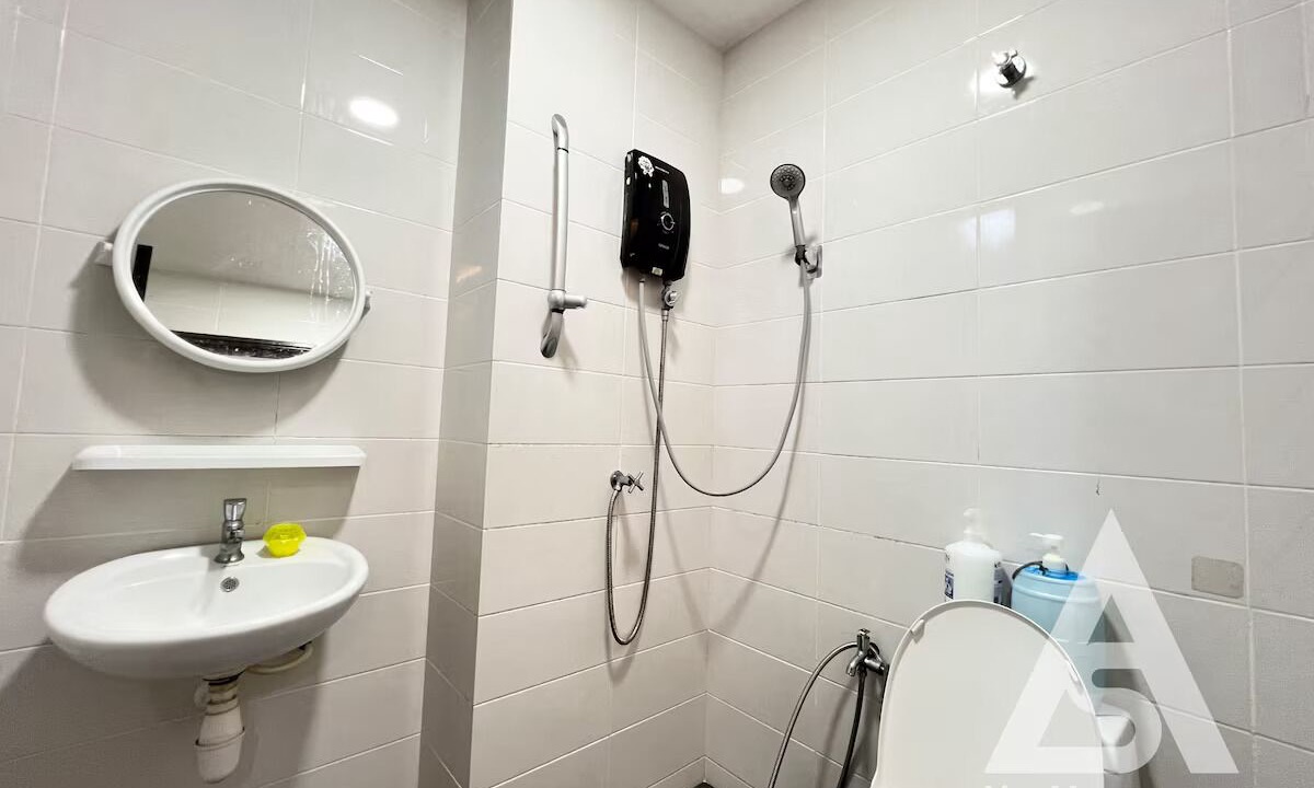 Photo of Bathroom in Kampung Bukit Dukong