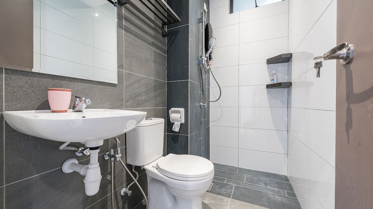 Photo of Bathroom in Kampung Bukit Dukong