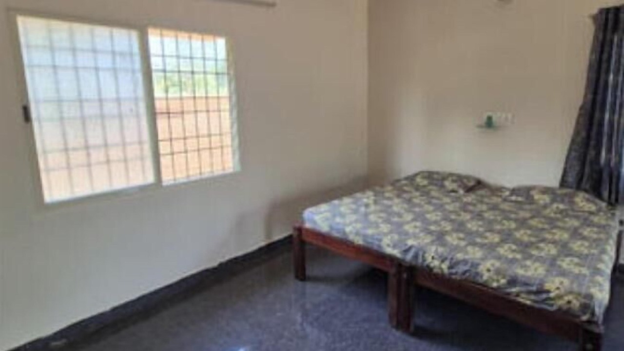 Photo of Bedroom in Lansdowne