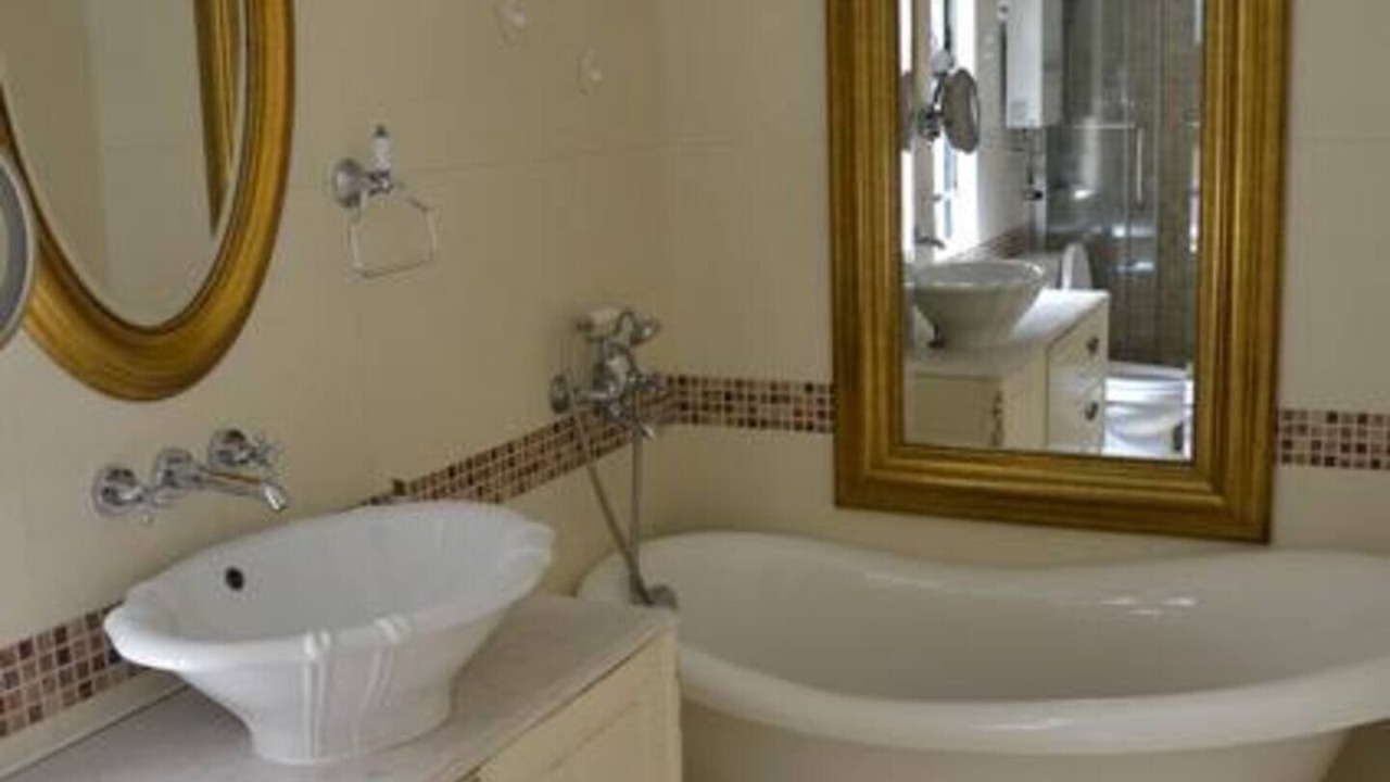 Photo of Bathroom in Islands District