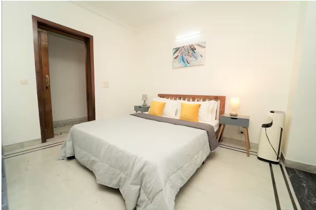 Photo of Bedroom in Defence Colony