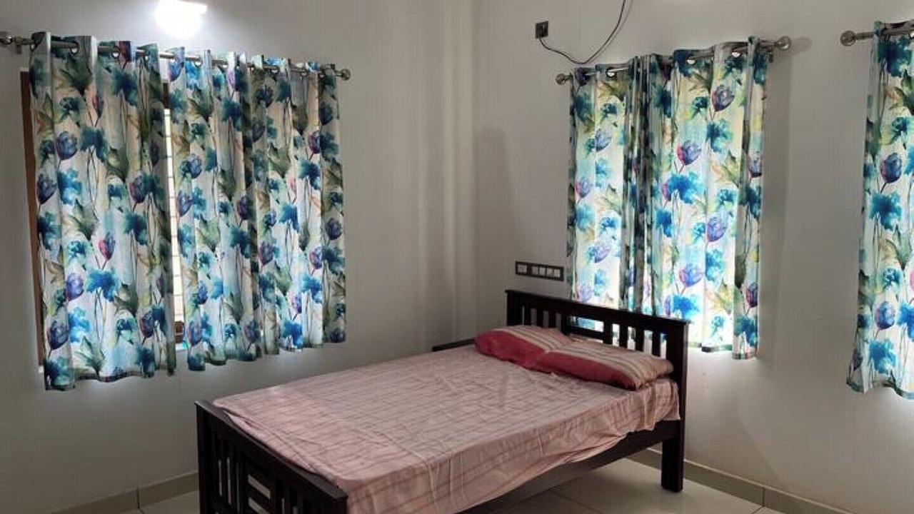 Photo of Bedroom in Malayattur