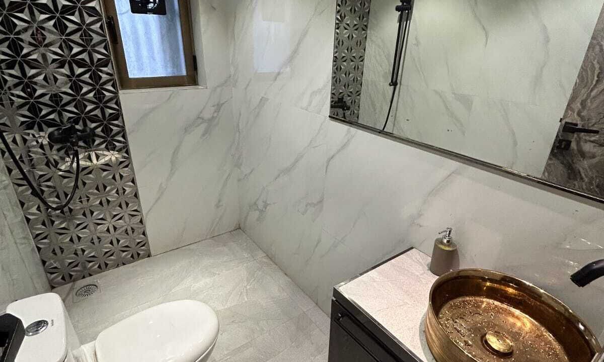 Photo of Bathroom in Prabhadevi