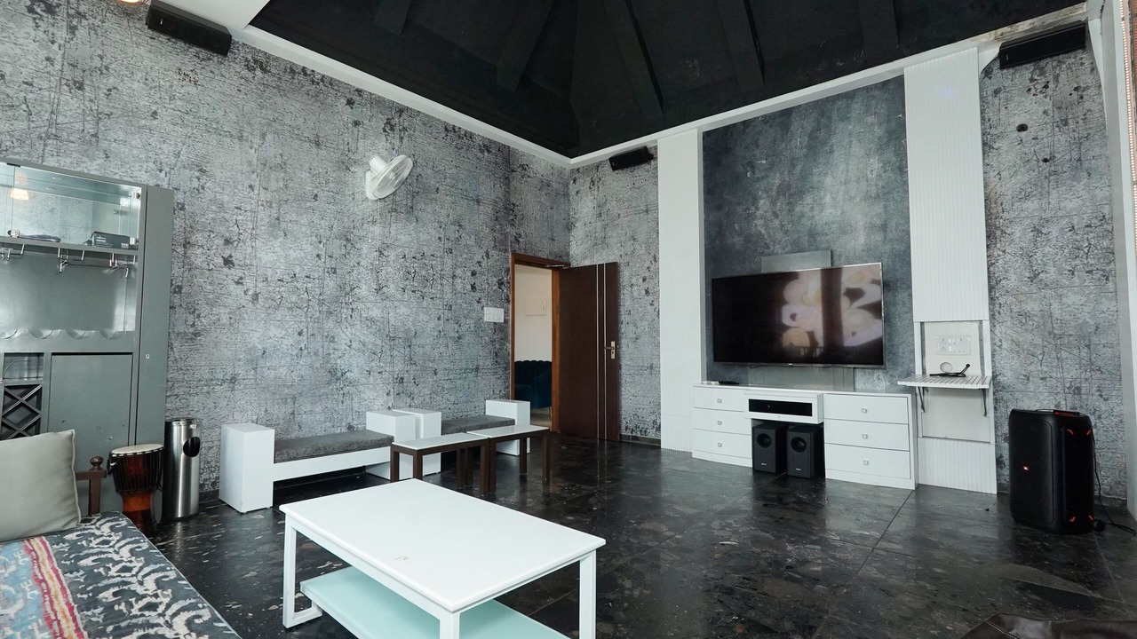 Photo of Livingroom in Pilerne Industrial Estates