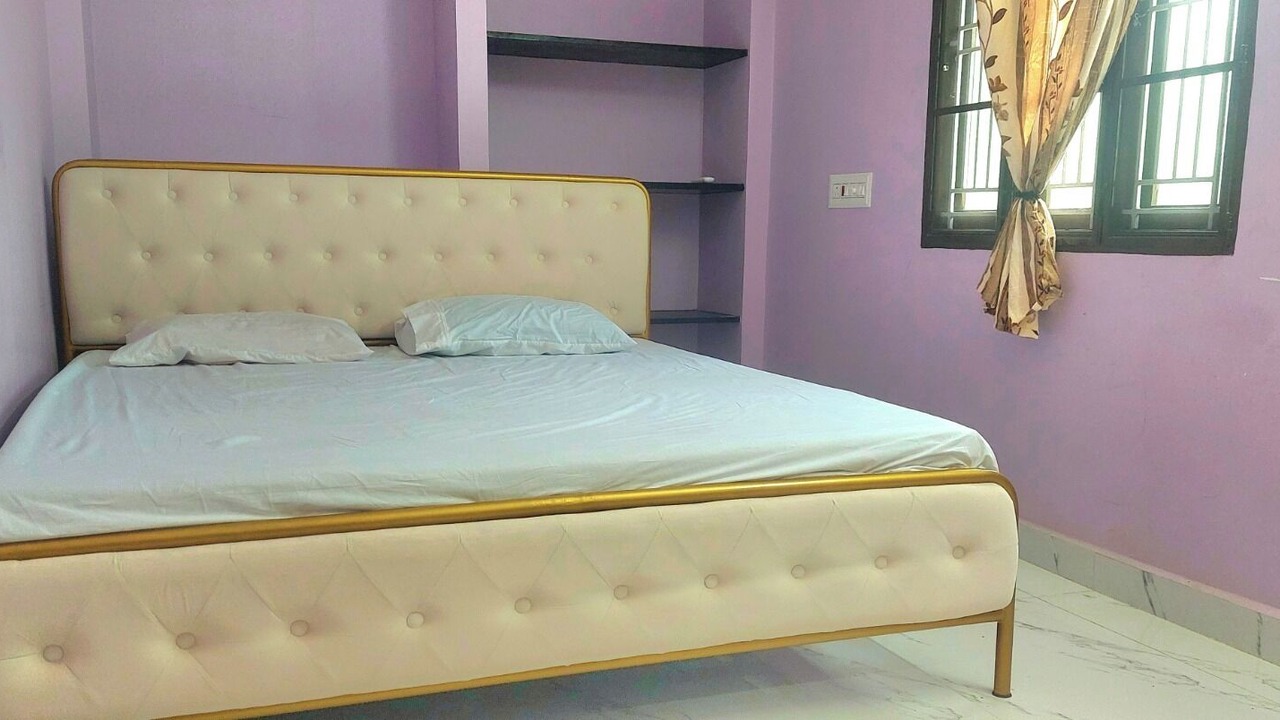 Photo of Bedroom in Tiruchendur