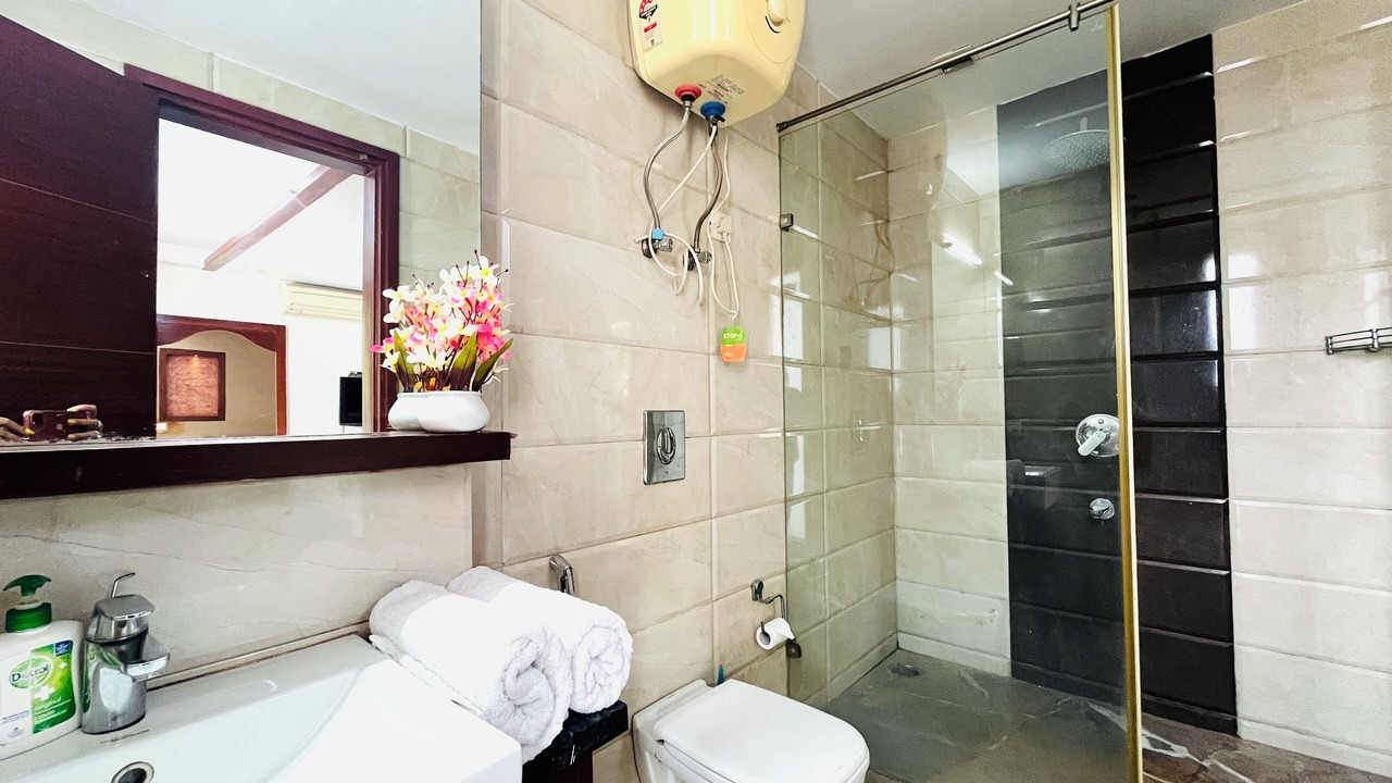 Photo of Bathroom in Green Park