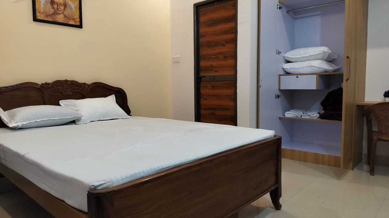 Photo of Bedroom in Bodh Gaya