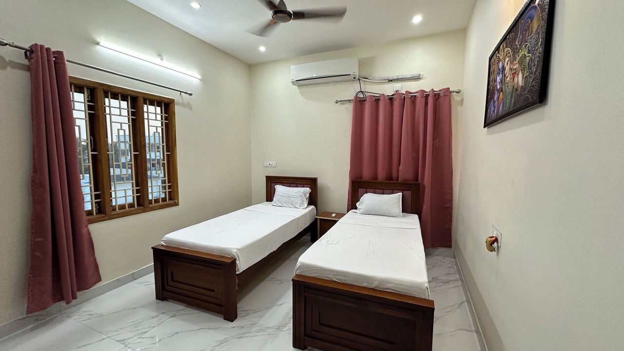 Photo of Bedroom in Mothilal Nagar