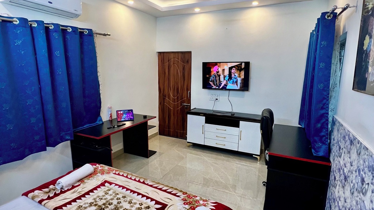 Photo of Bedroom in Greater Noida