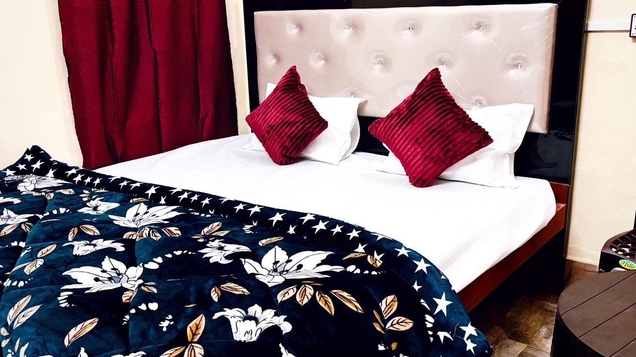 Photo of Bedroom in Naini