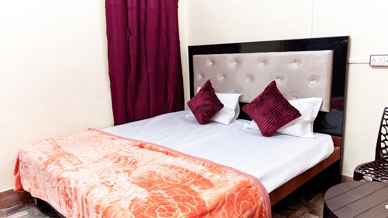 Photo of Bedroom in Naini