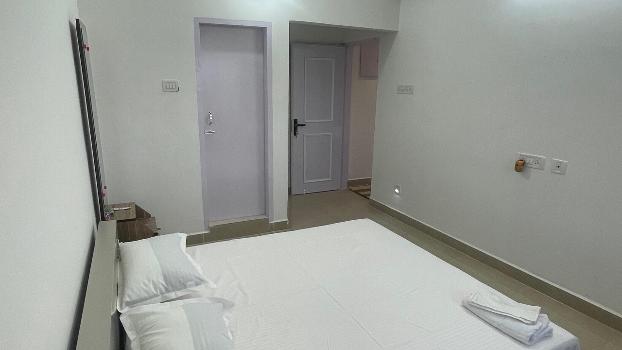 Photo of Bedroom in Sualkuchi